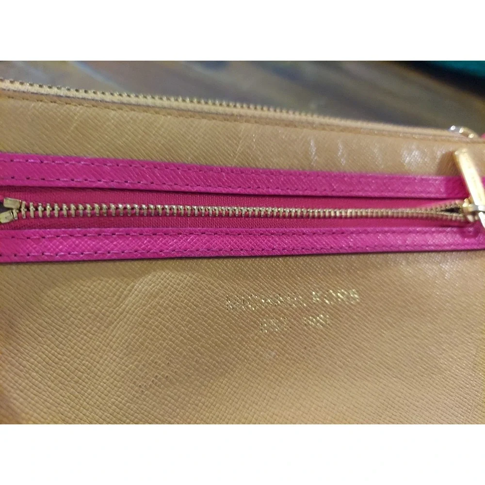 MICHAEL Michael Kors Jet Set Travel‎ Bag Wrislet MK Logo Wildberry Tan MK